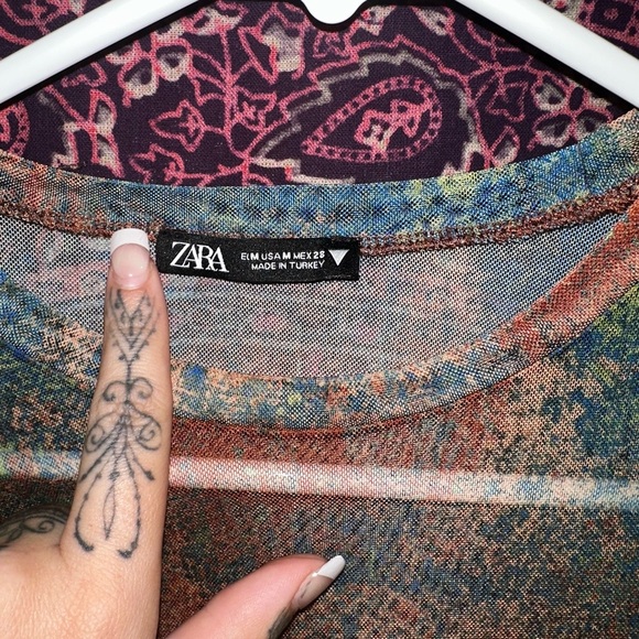 Zara Multicolor Abstract Pattern Top - Picture 3 of 4